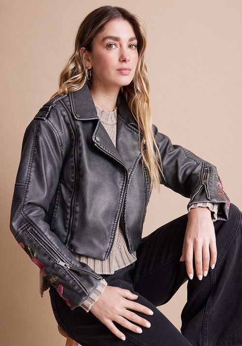 Chaqueta Estilo Biker Con Bordados En Mangas