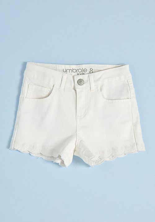 Short Short lavado con destalles broderie