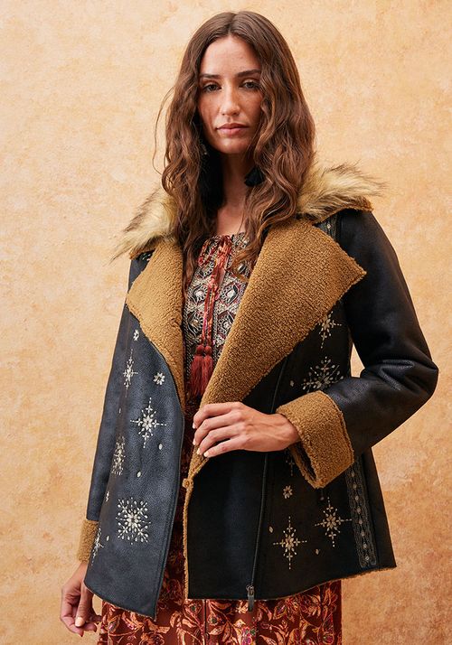 Chaqueta Bordados En Hilo De Lurex Y Piel Desmontable