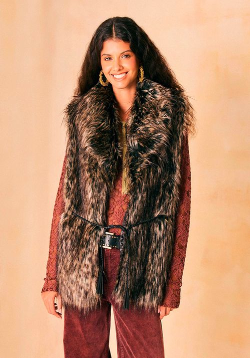 Chaqueta efecto piel , con lazo en cintura