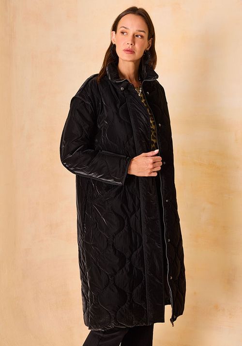 Parka Acolchada Y Detalle De Sesgos
