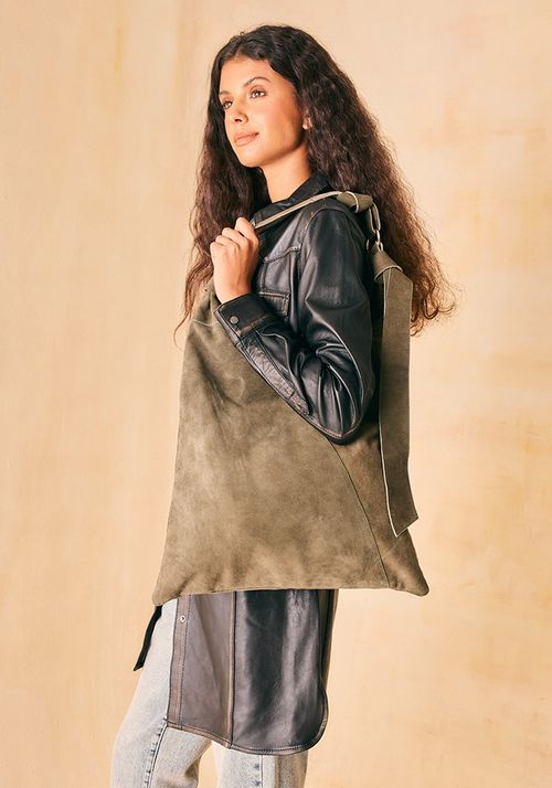 Cartera cuero suede color