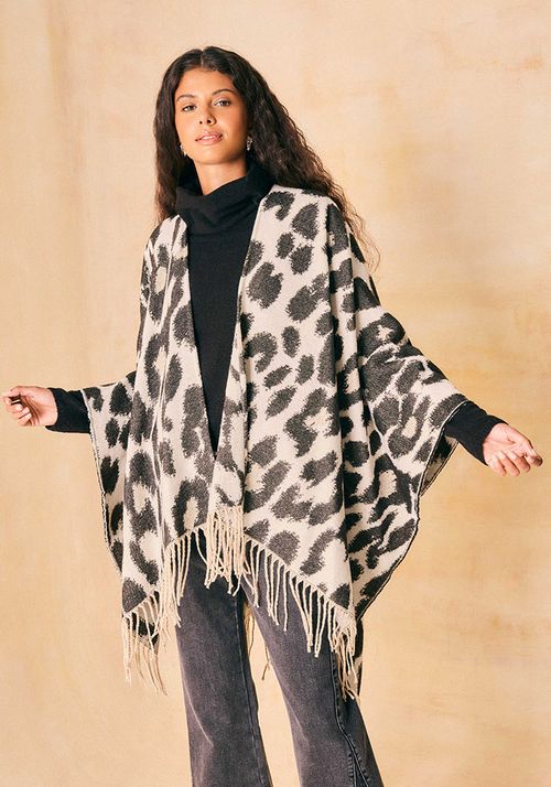 Chal ruana flecos animal print