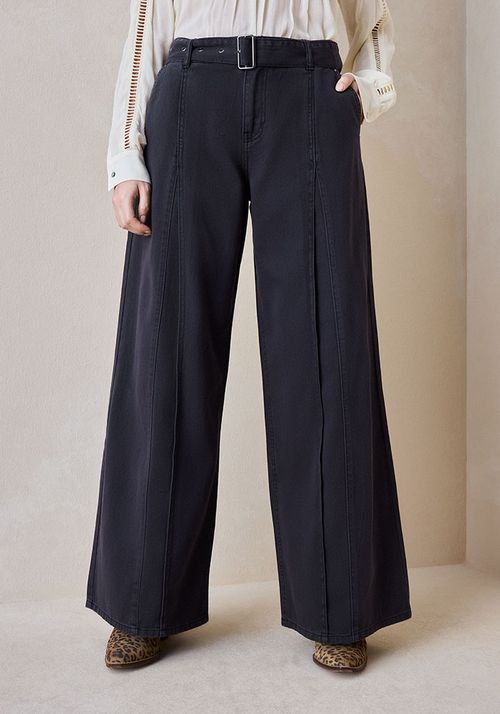 Pantalón Cinturon Y Cortes