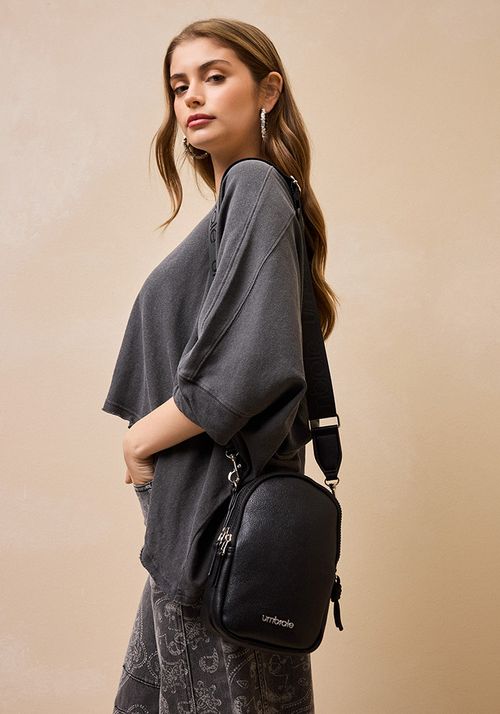 Cartera Diseño Calado y Flecos