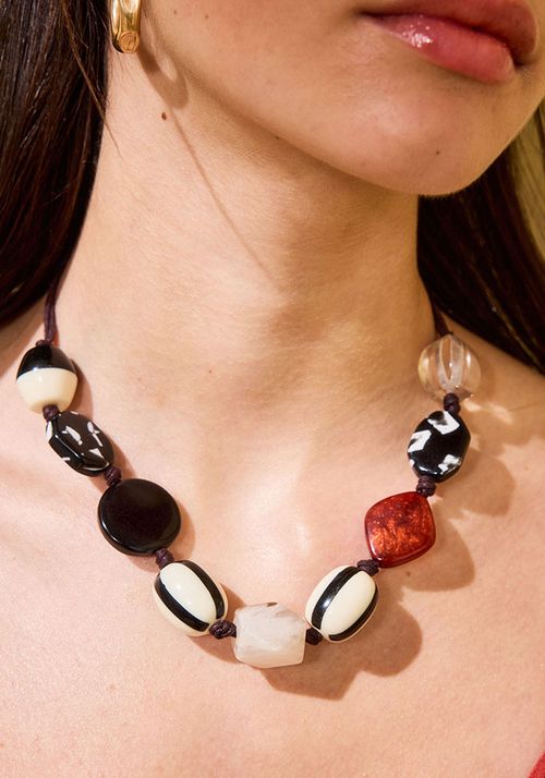 Collar piedras con tira ajustable