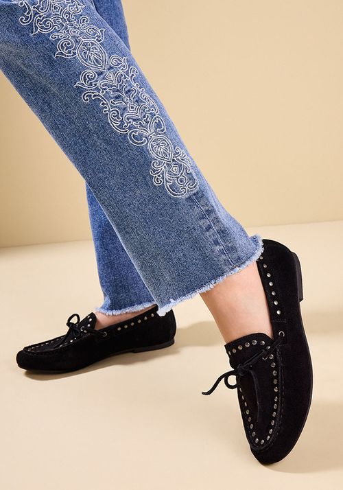 Mocasín Cuero Gamuza Con Tachas Mujer