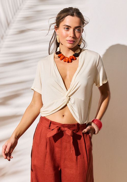 Polera nudo en pretina