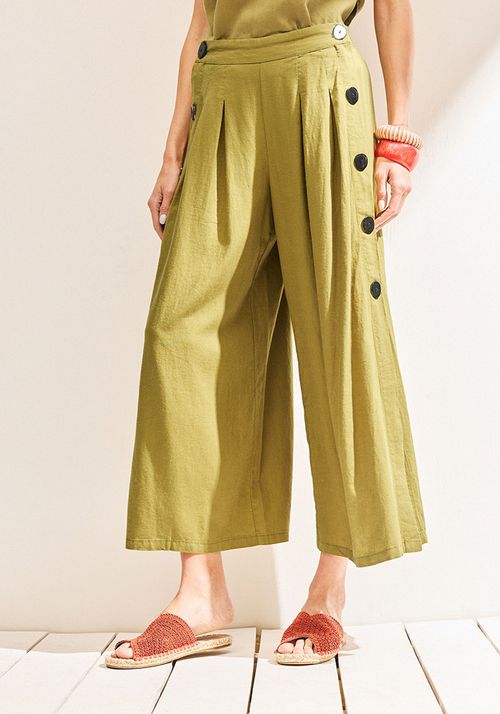 Pantalón Detalle Abotonadura Falsa En Los Costados.