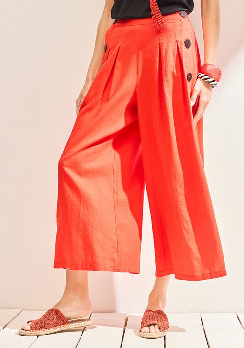 Pantalón Detalle Abotonadura Falsa En Los Costados.