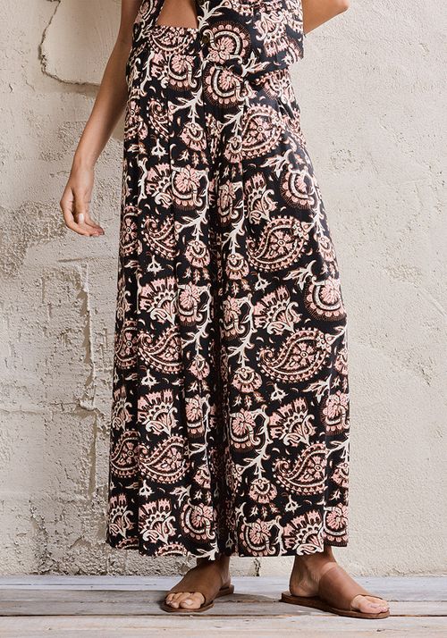 Pantalón estampado con pretina elasticada