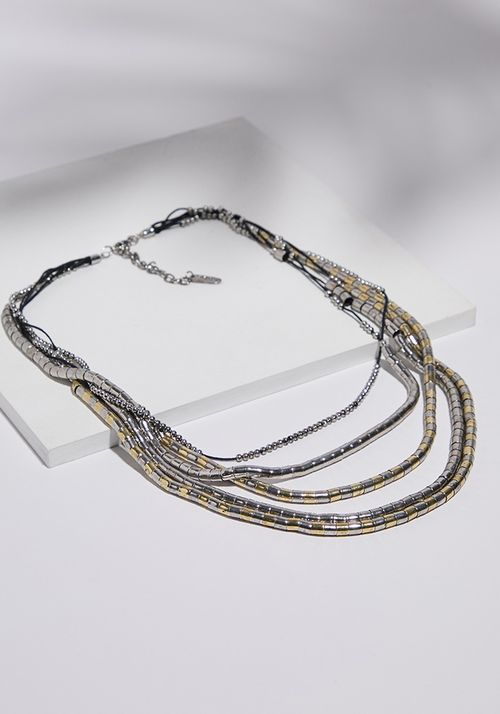 Collar mostacillas metal