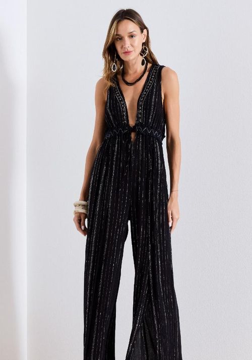 Enterito aplicacion de mostacillas en escote y corte