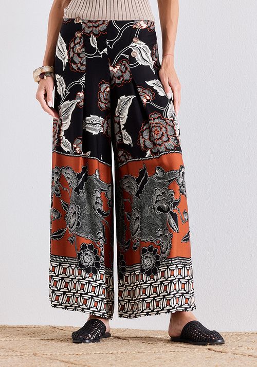 Pantalón Estampado con Detalle de Abotonadura Delantera