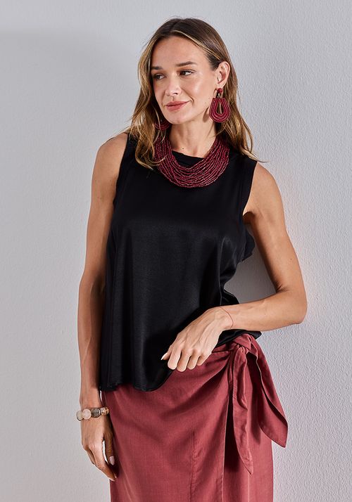 Polera Detalle en Escote y Sisa