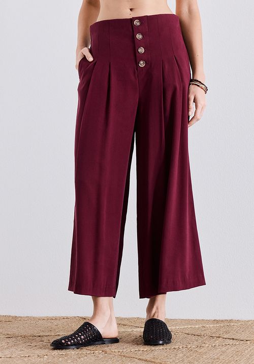 Pantalón Detalle de Pinzas y Botones en Delantero