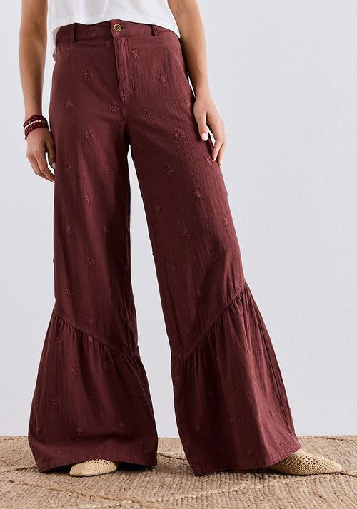 Pantalón full bordado con flores a tono