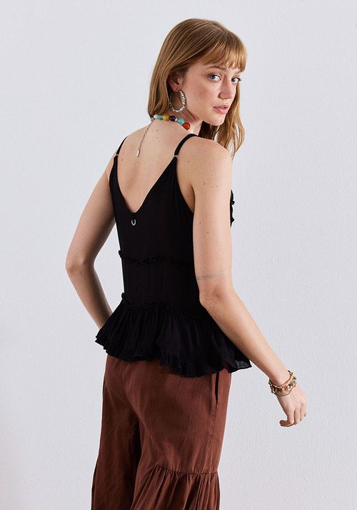 Polera Detalle Romántico Y Vuelos
