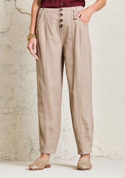 Pantalón Pinzás En Tobillo