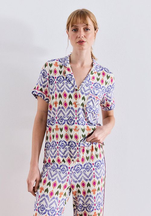 Pijama ligero full estampado con aplicaciones en satín