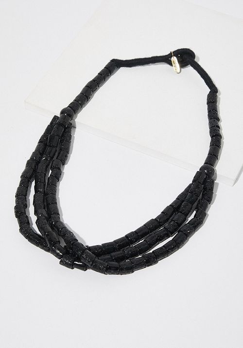 Collar correa múltiple largo