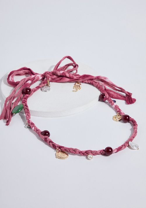 Collar cinta trenzada con charms