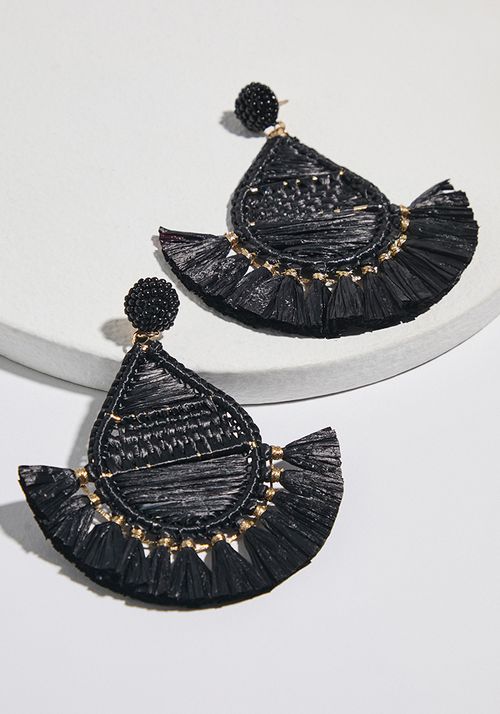 Aros de raffia y mostacillas