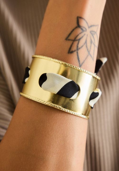 Pulsera esclava con pañuelo