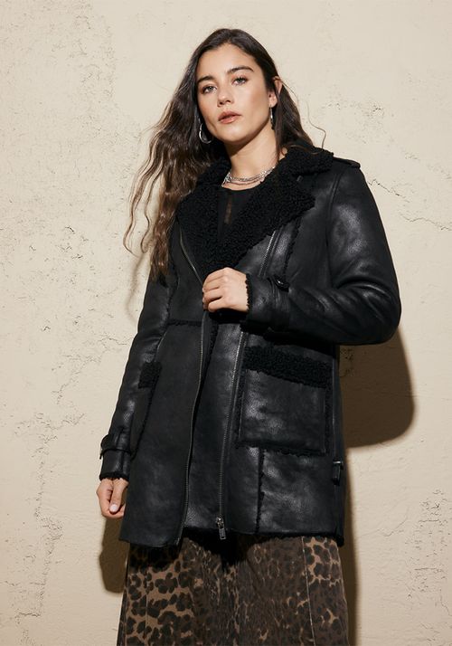 Chaqueta Estilo Gamulán Largo Costuras A La Vista
