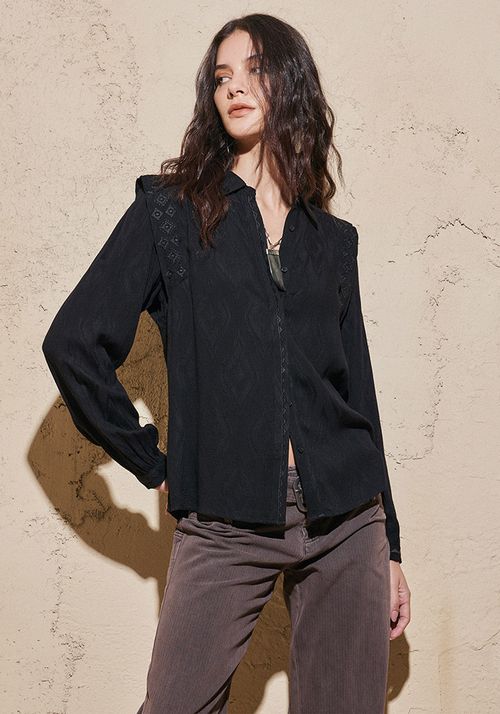 Blusa Bordado Y Detalle En Manga